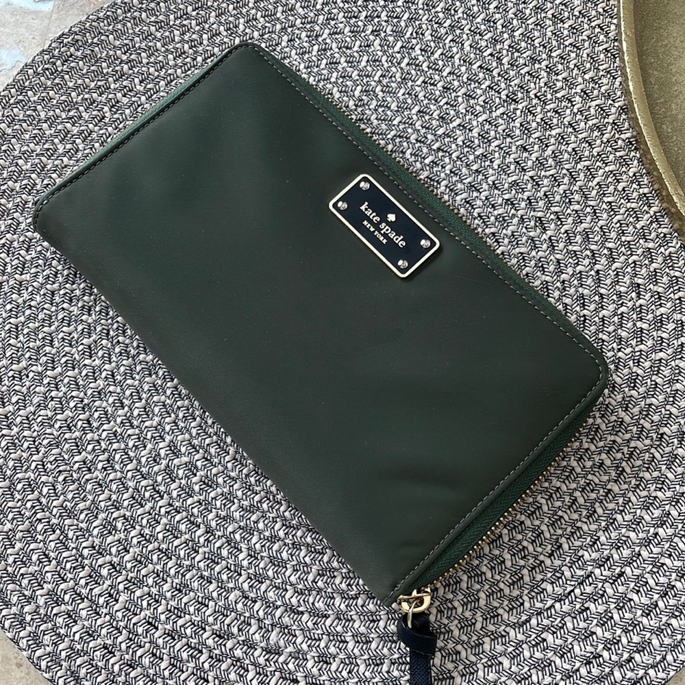 Kate Spade Zip Closure Wallet